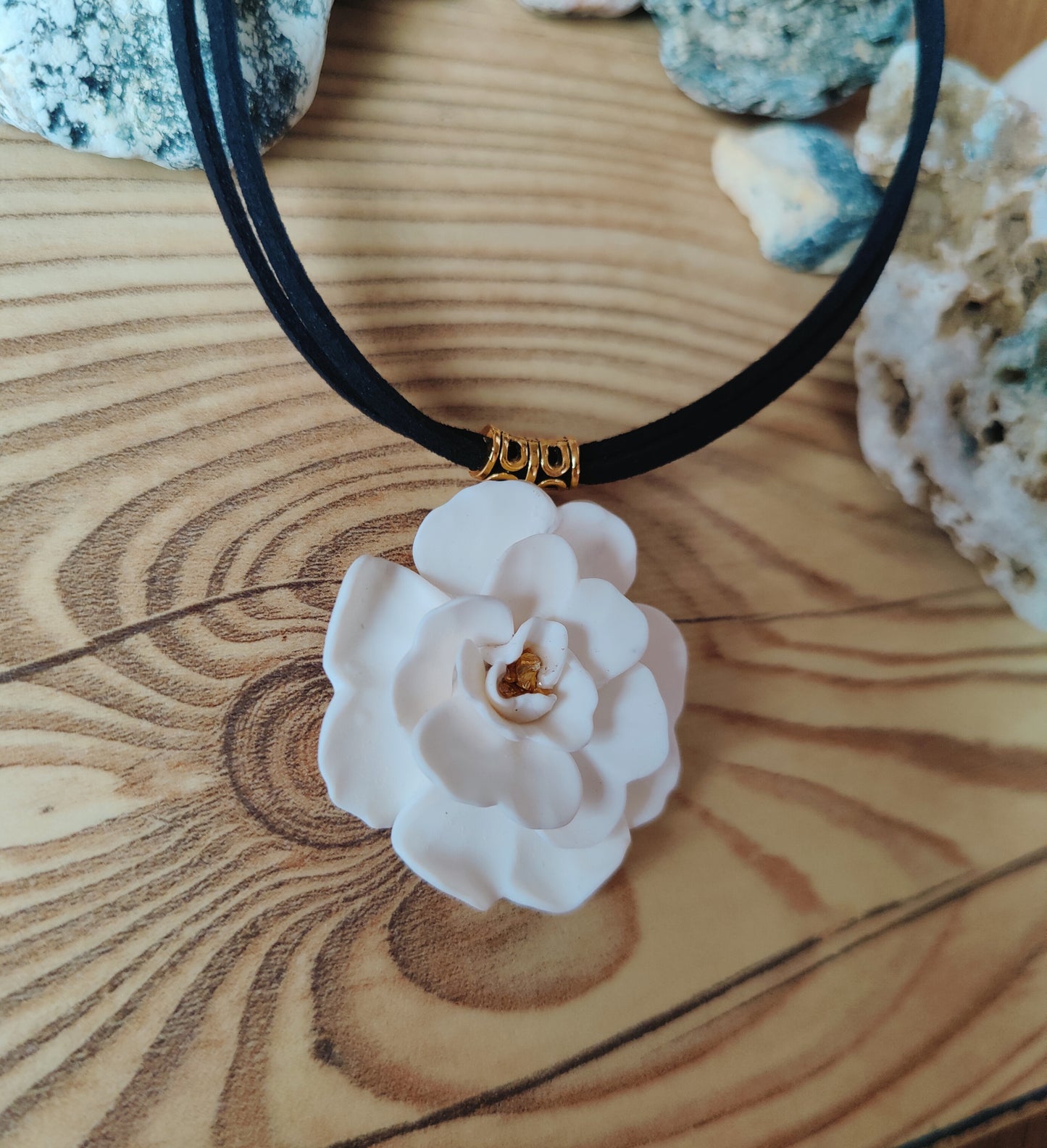 Blütenhalsband Lagertha
