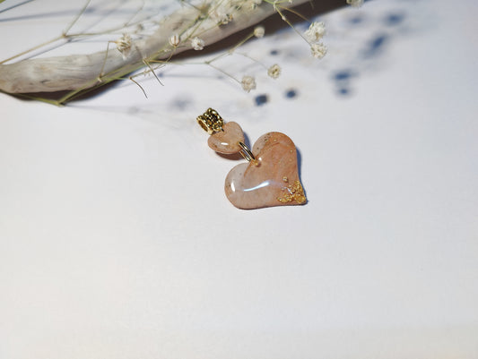 Valentin Anhänger – Kettenanhänger aus Polymer Clay mit Herzmotiv in Schwarz oder Ocker, Produktfoto 2
