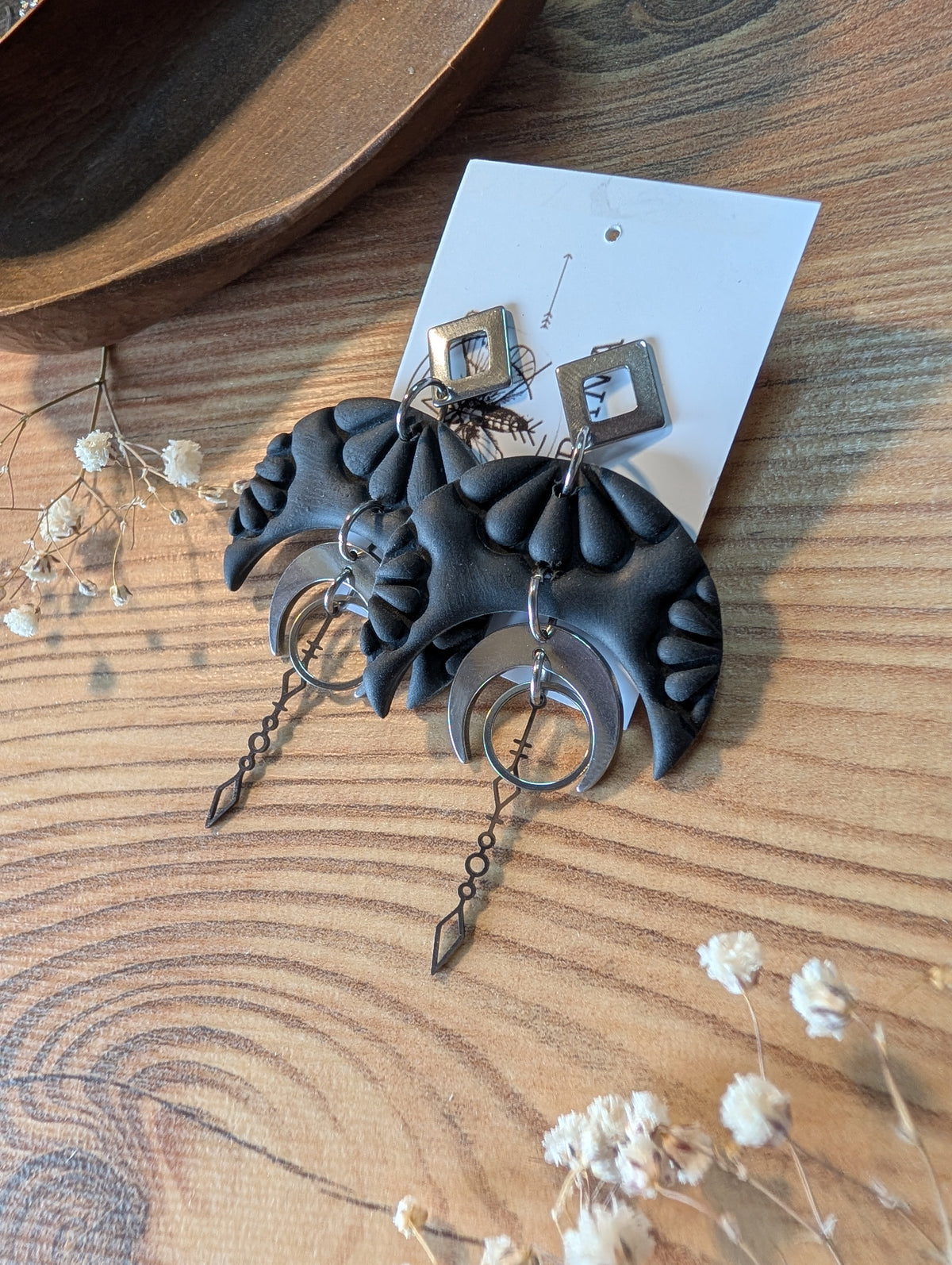 Isolde – Ring aus Polymer Clay mit Fledermausmotiv in Gold oder Silber, Produktfoto 2