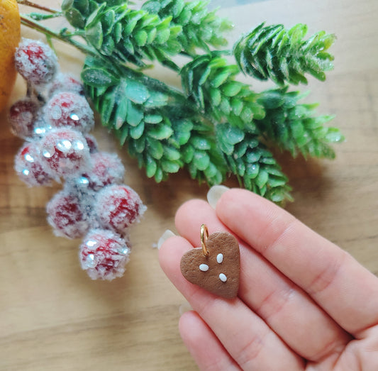 Lebkuchenherz Angelica mit Edelstahlkette – Kette aus Polymer Clay mit Lebkuchenmotiv, Produktfoto 2