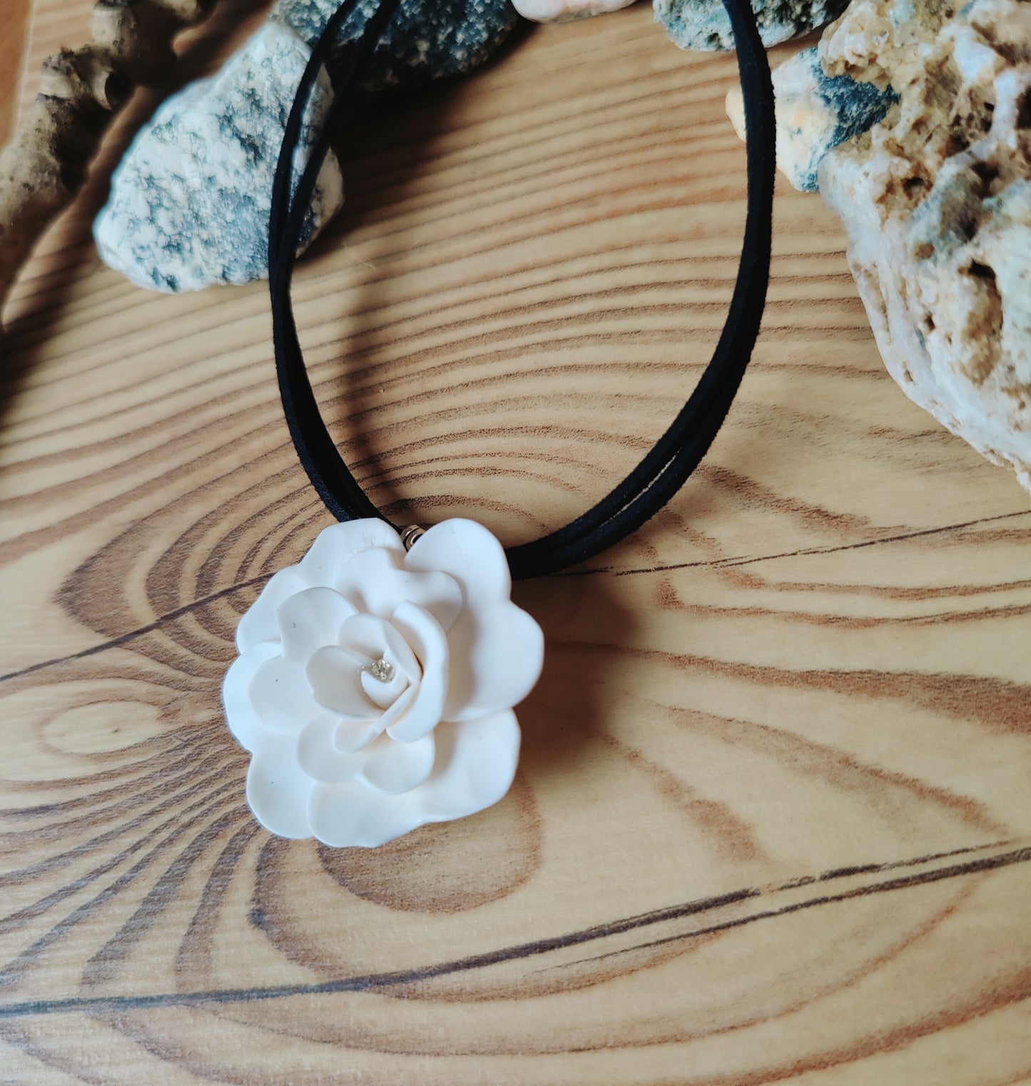 Blütenhalsband Lagertha