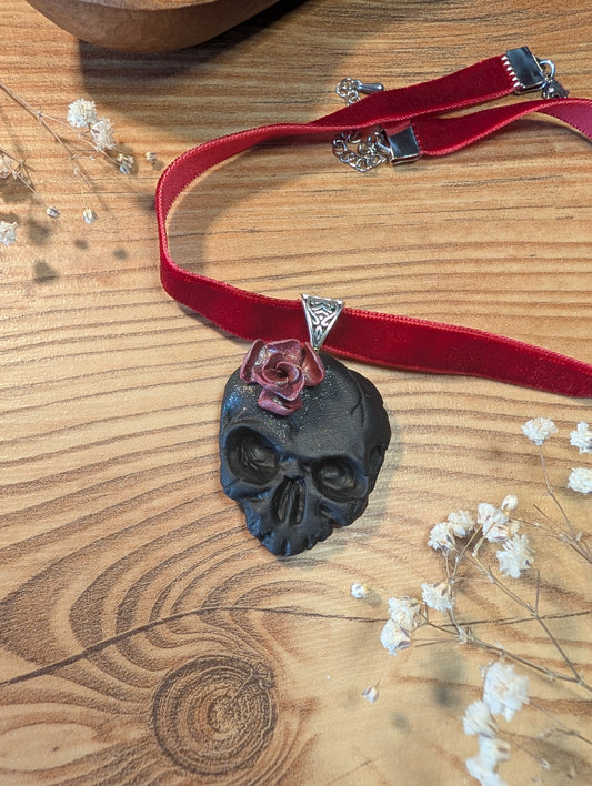 Selene – Choker aus Edelstahl mit Rosenmotiv in Gold oder Silber, Produktfoto 2