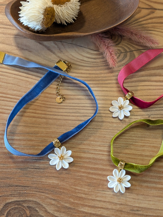 Baila Choker – Choker aus Polymer Clay mit Blütenmotiv, in verschiedenen Farben, Produktfoto 2