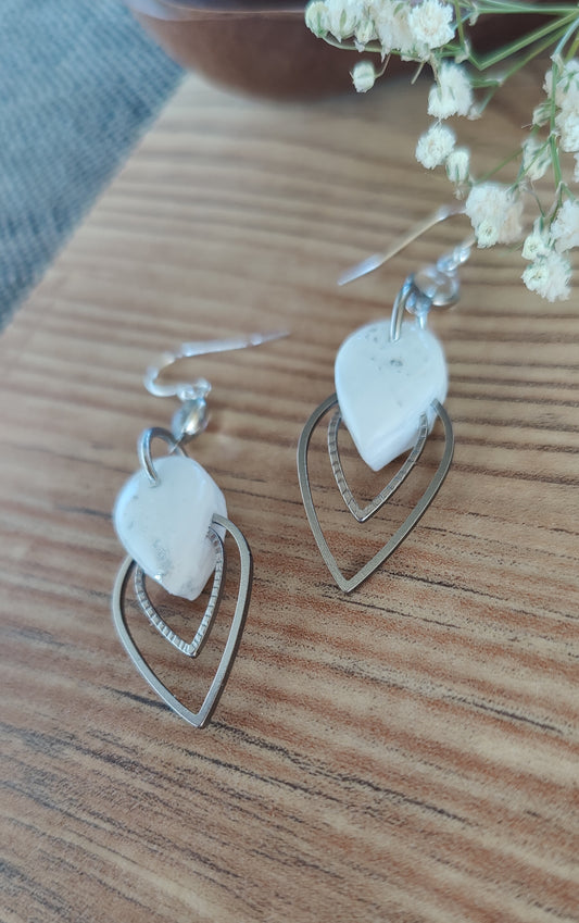 Nyssa – Schmuckset aus Polymer Clay mit Blattdesign in Weiß und Silber, Produktfoto 2